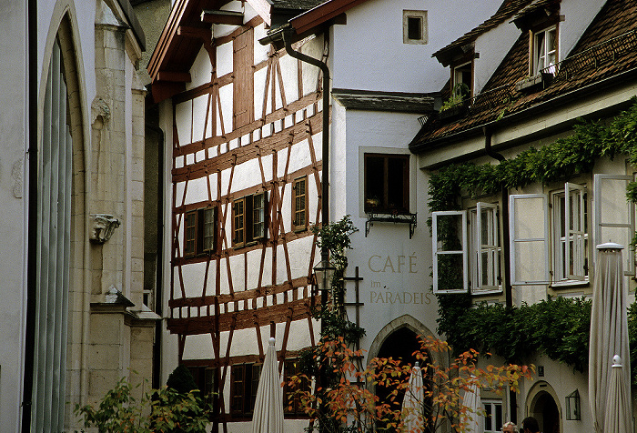 Eichstätt Altstadt: Marktplatz: Cafe im Paradeis