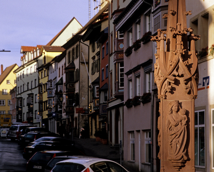 Rottweil Altstadt: Hochbrücktorstraße mit Bürgerhäusern Georgsbrunnen