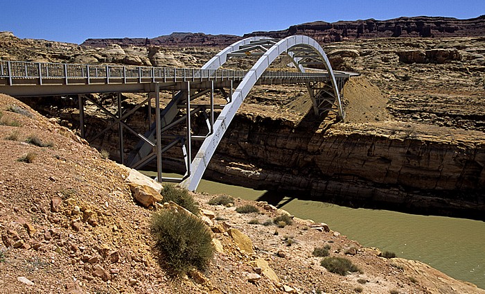 Glen Canyon National Recreation Area Hite Crossing Bridge über Lake Powell / Colorado River