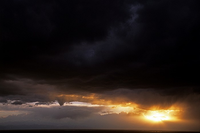 Gewitterfront und Sonnenuntergang San Luis Valley
