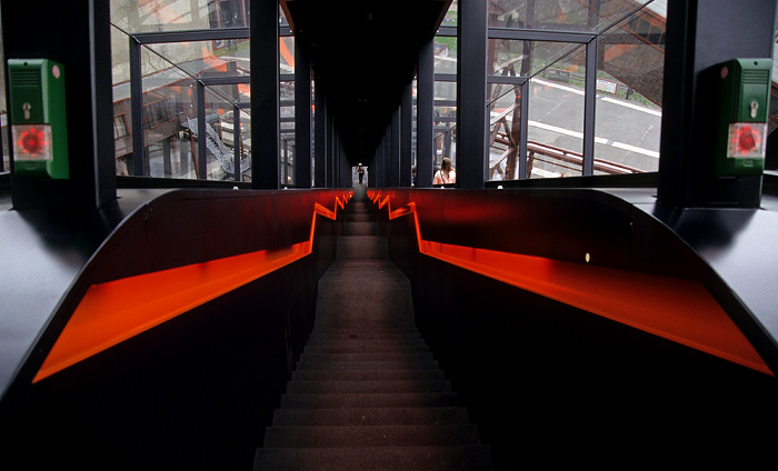 Essen Zeche Zollverein: Rolltreppe zum Eingang des Ruhr Museums (Kohlenwäsche)