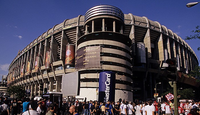Madrid Estadio Santiago Bernabéu: Finale UEFA Champions League FC Bayern München - Inter Mailand Avenida de Concha Espina Paseo de la Castellana