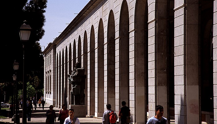 Paseo de la Castellana: Arcos de Nuevos Ministerios Madrid