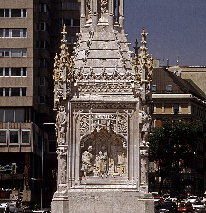 Paseo de la Castellana: Plaza de Colón - Monumento a Cristóbal Colón Madrid