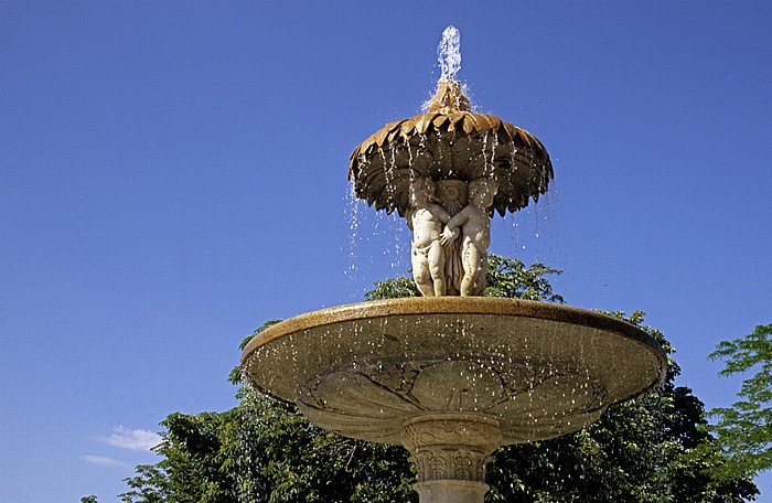 Madrid Parque del Buen Retiro (El Retiro): Fuente de La Alcachofa Parque del Retiro