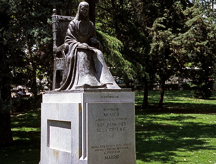 Madrid Parque del Oeste: Monumento a Sor Juana Inés de la Cruz