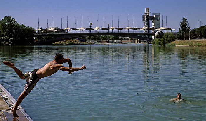 Sevilla Guadalquivir mit der Puente del Cristo de la Expiración Torre Schindler