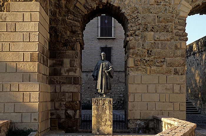 Barrio de San Basilio: Denkmal vor der Muralla de la Huerta del Alcazar y San Basilio Córdoba