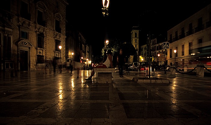 Albaizin: Plaza Nueva: Nächtliche Tanzfläche Granada