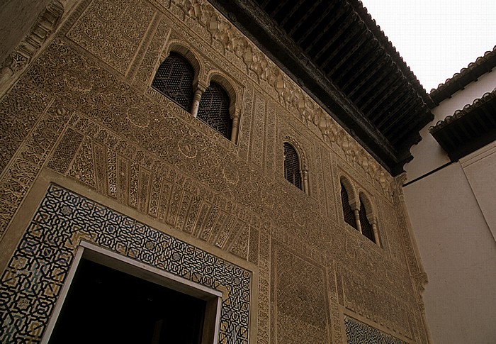 Alhambra: Palacios Nazaríes: Mexuar: Fachada de Comares (Fassade des Comares-Palast) Granada