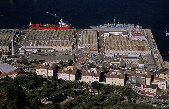 Blick vom Fels von Gibraltar: Hafenanlagen, Bahía de Algeciras (Bay of Gibraltar) Gibraltar