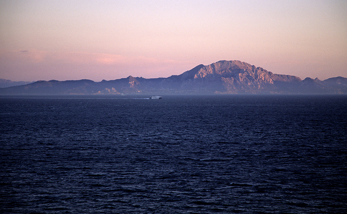 Blick vom Europa Point: Straße von Gibraltar (Mittelmeer) und Nordafrika