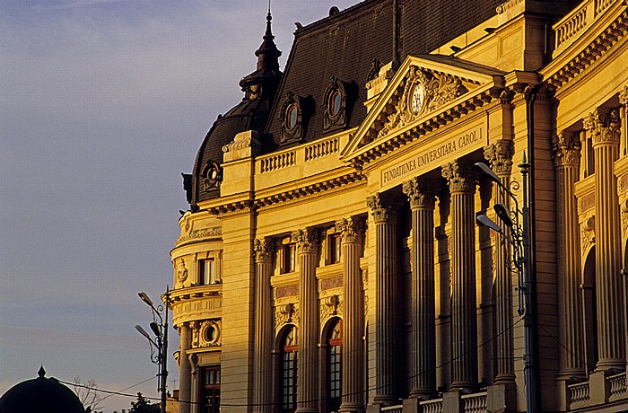 Revolutionsplatz (Piata Revolutiei): Universitätsbibliothek Bukarest