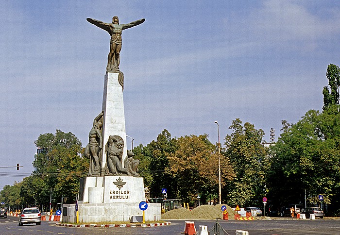 Bukarest Bulevardul Aviatorilor: Fliegerdenkmal (Eroilor Aerului)