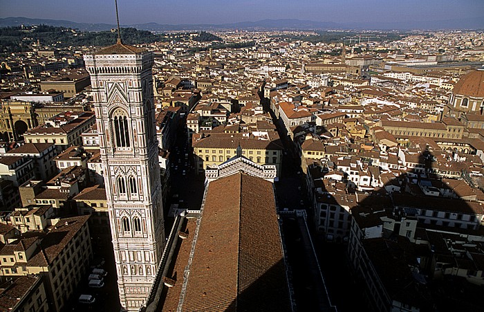 Florenz Blick von der Kuppel des Florentiner Dom (Cattedrale di Santa Maria del Fiore) Campanile Quartiere di Santa Maria Novella