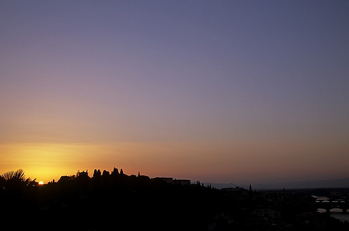 Florenz Blick vom Piazzale Michelangelo: Sonnenuntergang Arno