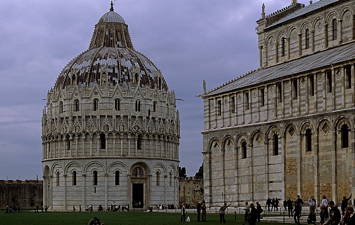 Pisa Piazza dei Miracoli (Piazza del Duomo): Baptisterium, Dom (Duomo di Santa Maria Assunta)