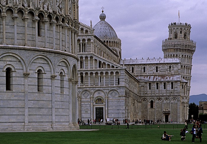 Piazza dei Miracoli (Piazza del Duomo): Baptisterium, Dom (Duomo di Santa Maria Assunta), Schiefer Turm (Campanile) Pisa