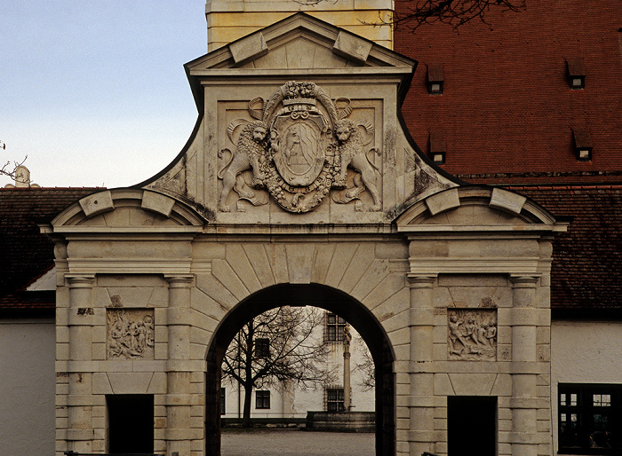 Neues Schloss: Portal Ingolstadt