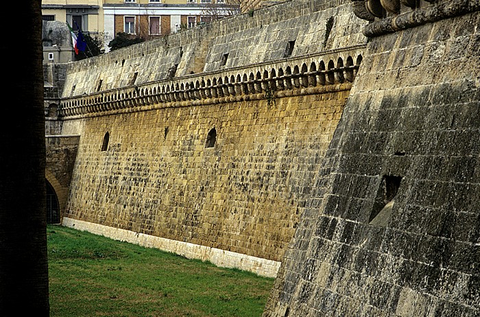 Centro Storico: Castello Normanno-Svevo Bari