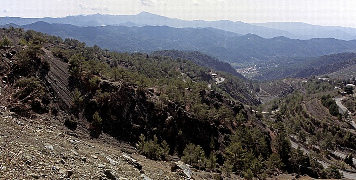 Troodos-Gebirge: Ehem. Asbest-Tagebau Kourdali