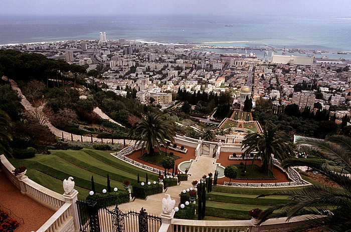 Berg Karmel: Gärten der Bahai mit dem Schrein des Bab, Stadtzentrum, Hafen, Mittelmeer Haifa
