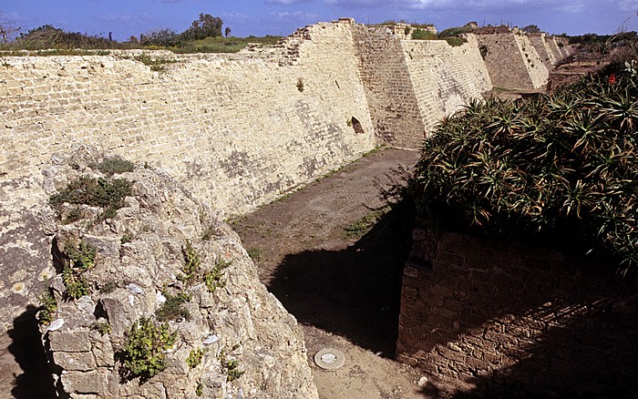 Caesarea National Park: Kreuzfahrermauer Caesarea