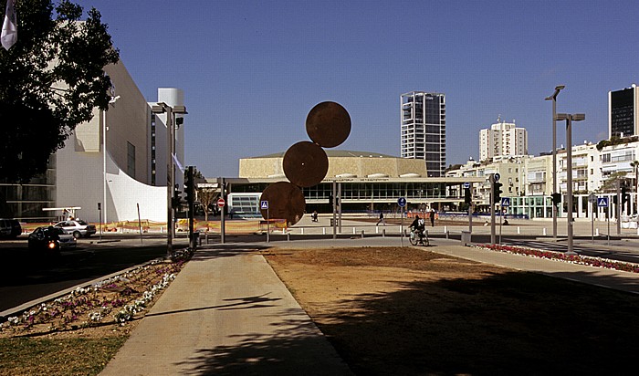 Weiße Stadt (Bauhausarchitektur): Rothschild Boulevard (Sderot Rotshild), Habima Square (The Orchestra Plaza) Tel Aviv