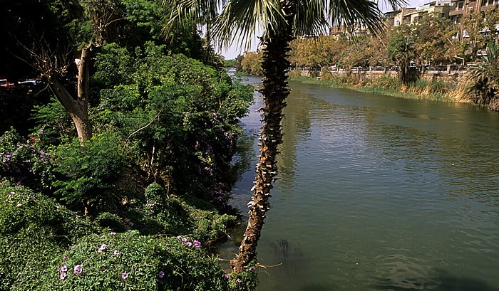 Kairo Manial (links), Seitenkanal des Nils, Garden City