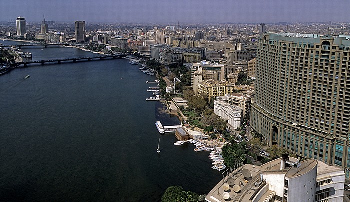 Blick aus dem Grand Nile Tower: Nil, Downtown Kairo