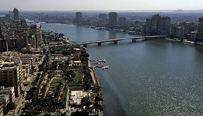 Blick aus dem Grand Nile Tower (v.l.): Manial, Nil, Gizeh Kairo