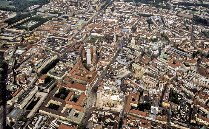 Luftbild aus Zeppelin: Altstadt München 2011