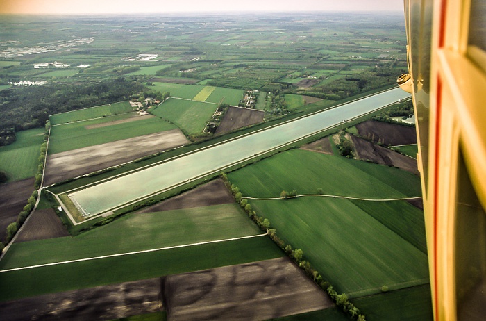 Luftbild aus Zeppelin: Regattastrecke Oberschleißheim