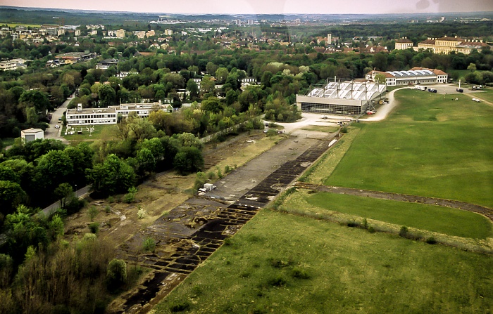 Luftbild aus Zeppelin: Flugwerft Schleißheim München 2011