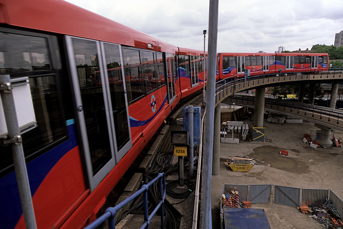 Isle of Dogs (Docklands): Canary Wharf - Docklands Light Railway London