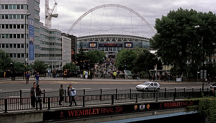 Stadien - Großbritannien - London: Wembley-Stadion - Eine ...