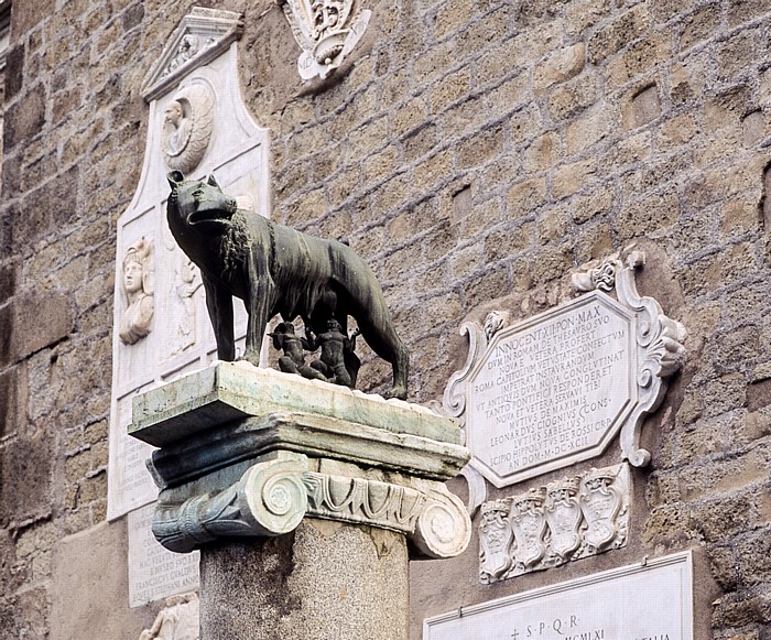 Kapitol: Die Wölfin mit den Zwillingen Romulus und Remus Rom