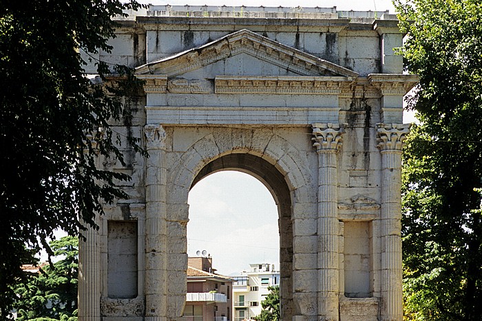 Centro Storico (Altstadt): Arco dei Gavi Verona