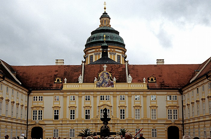 Stift Melk: Prälatenhof, Kuppel der Stiftskirche Melk