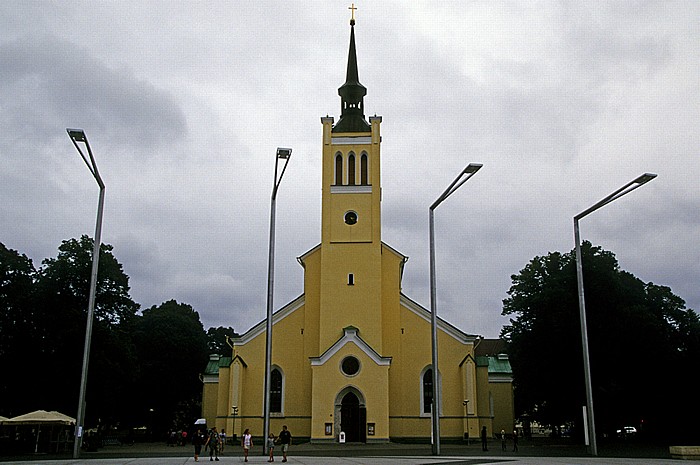 Altstadt: Platz der Freiheit (Vabaduse väljak) und Johanneskirche (Jaani kirik) Tallinn