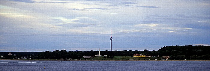 Fähre M/S Superstar Helsinki - Tallinn: Fernsehturm Tallinn (Tallinna teletorn) Tallinner Bucht