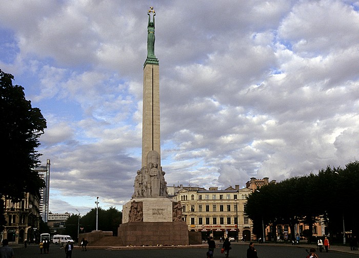 Riga Altstadt: Freiheitsboulevard (Brivibas bulvaris) - Freiheitsdenkmal (Brivibas piemineklis)