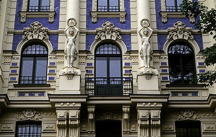 Neustadt (Centrs): Jugendstilviertel - Strelniekustraße (Strelnieku iela) - Stockholm School of Economics Riga