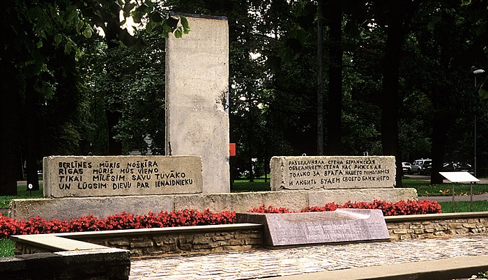 Riga Neustadt (Centrs): Denkmal zum Fall der Berliner Mauer