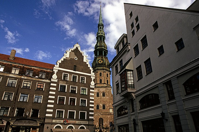 Riga Altstadt: Rathausplatz (Rats laukums), Petrikirche (Sveta Petera baznica)