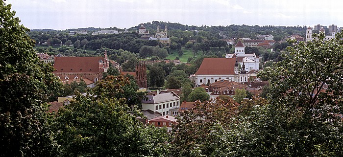 Vilnius Blick von der Oberen Burg: Altstadt Bernhardinerkirche Obere Burg Russisch-orthodoxe Muttergotteskirche St. Annakirche St.-Michaelis-Kirche