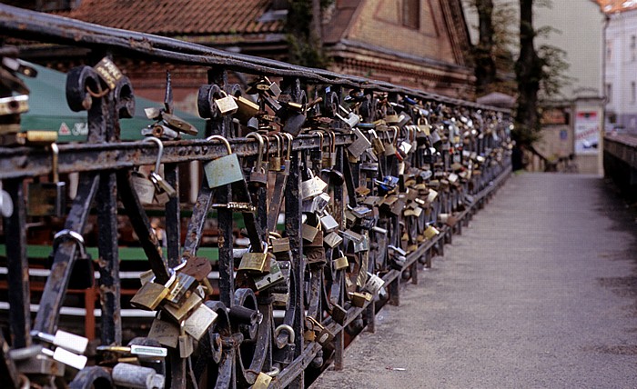 Uzupisbrücke zwischen Altstadt und Uzupis Vilnius