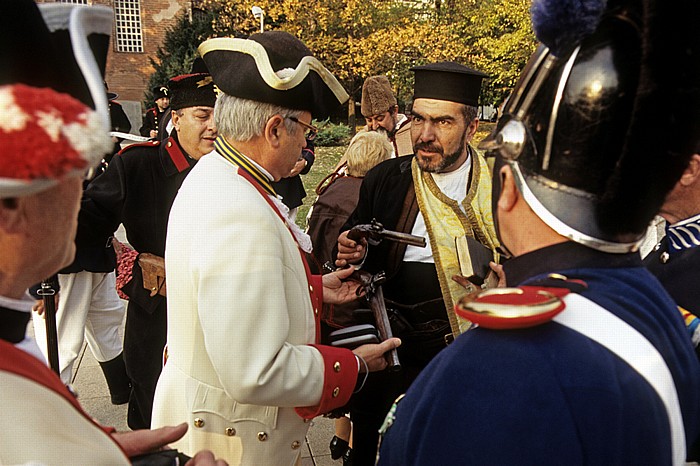 Alexander-Newski-Platz: Militärparade in historischen Uniformen Sofia