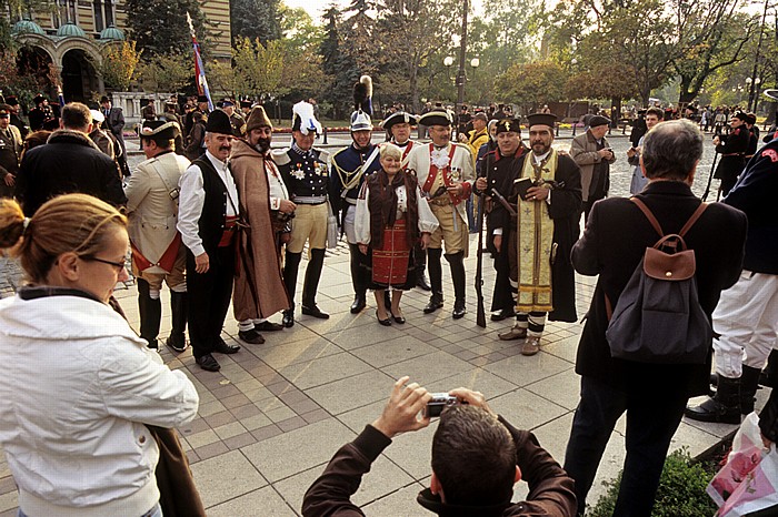 Sofia Alexander-Newski-Platz: Militärparade in historischen Uniformen