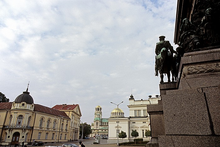 Sofia Parlamentsplatz (Narodno-Sabranie-Platz). Alexander-Newski-Kathedrale Bulgarische Akademie der Wissenschaften Narodno Sabranie Reiterdenkmal Zar Alexanders